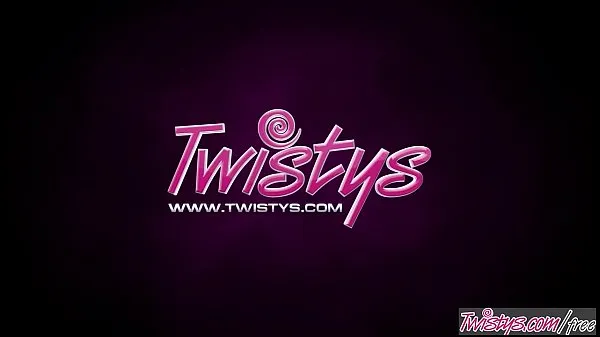 Nuovi Twistys - (Sara) Luvv protagonista a Fishnet Foxfilm migliori