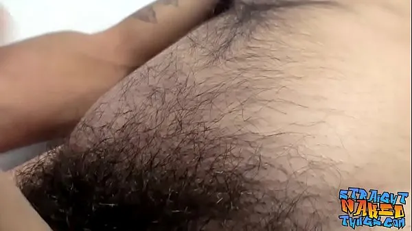 Nuovi Hairy Jock che accarezza il suo cazzo enorme fino a che non viene sbronzofilm migliori