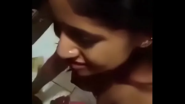 Färska Desi indian Couple, Girl sucking dick like lollipop toppfilmer