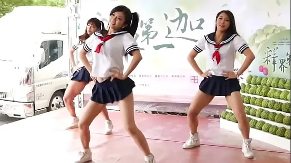 Fresh The classmate’s skirt was changed too short, and report to the training office after dancing top Movies