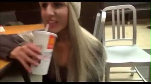 Nuovi Cummed sulla mia ragazza faccia a McDonaldsfilm migliori