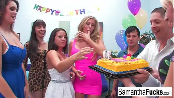 Färska Samantha celebrates her birthday with a wild crazy orgy toppfilmer
