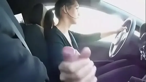 تازہ Girl driving a cock while driving in a car ٹاپ موویز