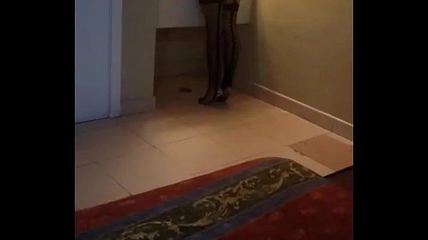 最新の My 18 year old sissy transvestite slut getting ready for me in the hotel トップ映画