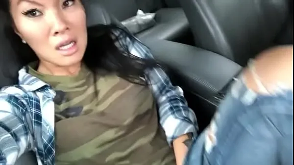 Färska Asa Akira masturbating in a car toppfilmer