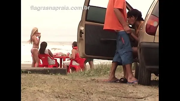 Sveži Brunette sucks her partner's cock on the beach on the coast of São Paulo - Brazil najboljši filmi