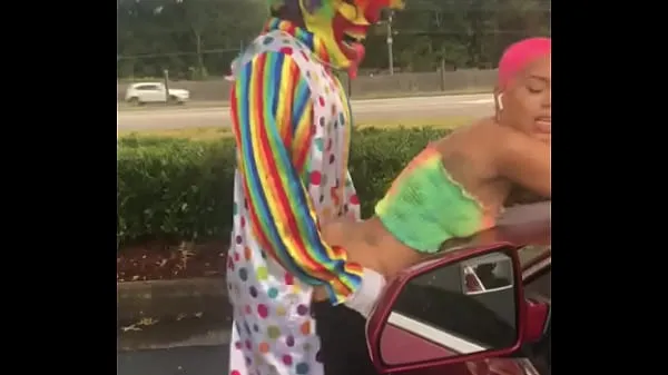 Fresh Gibby The Clown fucks Jasamine Banks outside in broad daylight top Movies