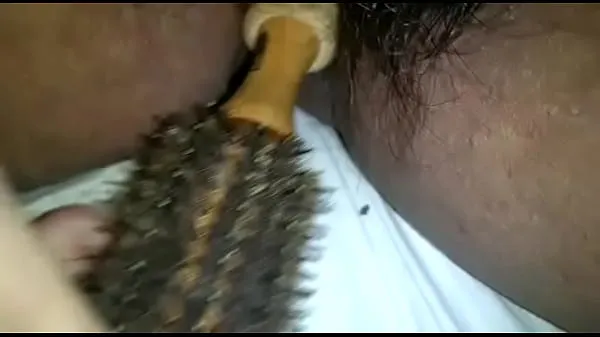 Nuovi Figa pelosa sposata con i capelli belli e lisci di una cagna bollente che vuole il cazzo. Commenta che dà schemafilm migliori