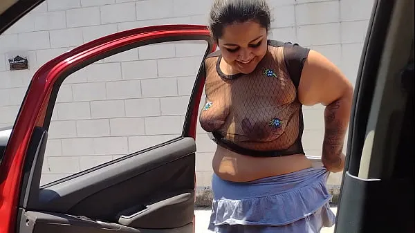 Nouveaux Mary cadelona mariée exhibe ses seins nus et transparents dans la voiture pour que tout le monde puisse les voir dans les rues de Campinas-SP en plein jour un samedi plein de monde, près de 50 minutes de pure vraie garcemeilleurs films