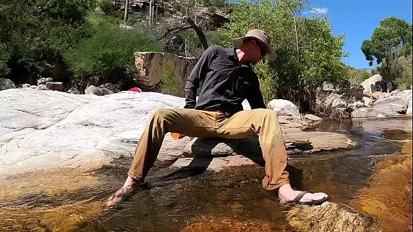 Sveži Pissing all over myself in an Arizona river najboljši filmi