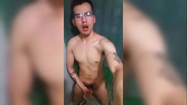 Joven tatuado se hace paja en el baño Phim hàng đầu mới