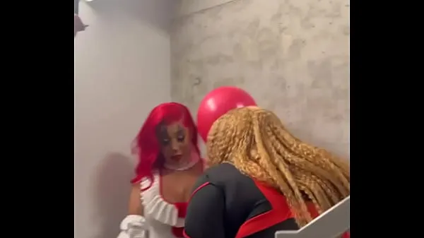 Fresh TSROXIEXXX finally links up with a IG baddie “Iloveaoki”for her first female collab and nutted within 10 mins top Movies