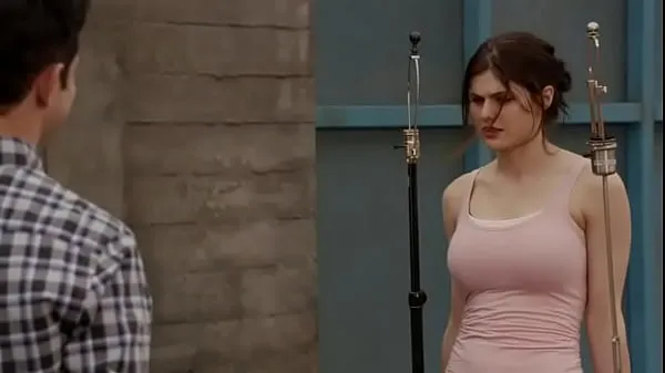 Tuoreet Alexandra Daddario - New Girl suosituimmat elokuvat