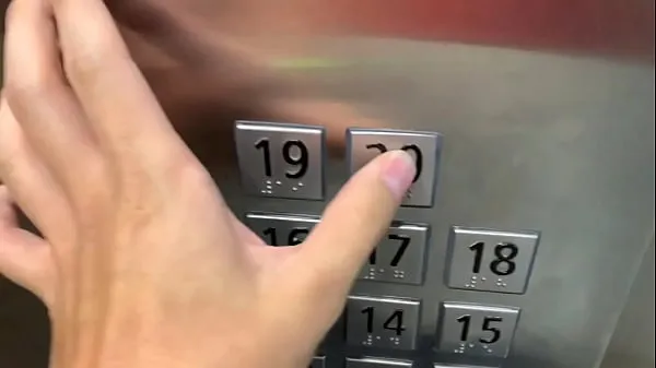 Nouveaux Sexe en public, dans l'ascenseur avec un inconnu et ils nous surprennentmeilleurs films